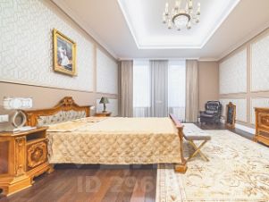 3-комн.кв., 200 м², этаж 4