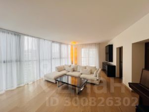 4-комн.кв., 210 м², этаж 18