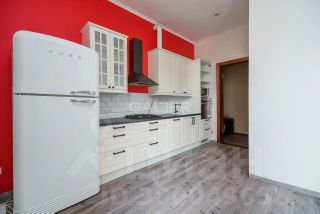 2-комн.кв., 82 м², этаж 4