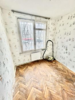 3-комн.кв., 42 м², этаж 1