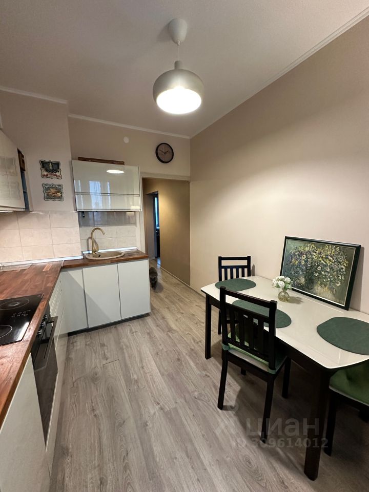 Продаю двухкомнатную квартиру 52.5м² ул. Приборостроителей, 21, Раменское, Моско