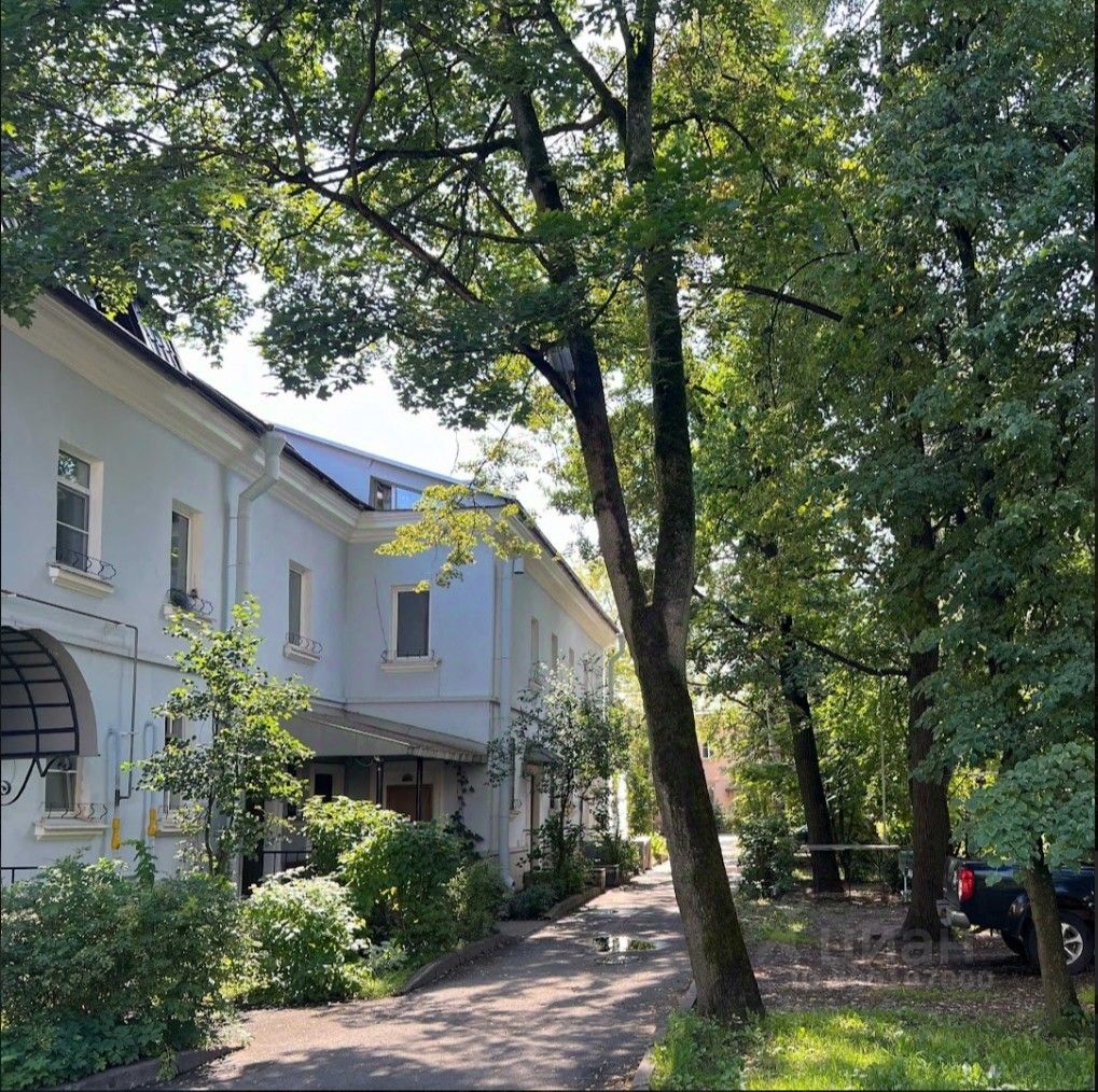 Продается3-комн.квартира,141,3м²