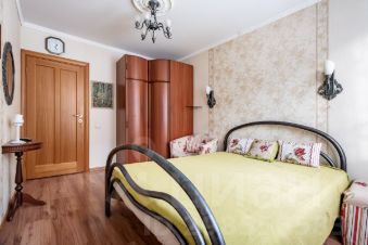 3-комн.кв., 77 м², этаж 1