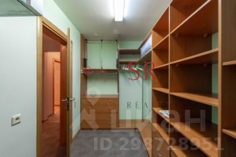 4-комн.кв., 173 м², этаж 4