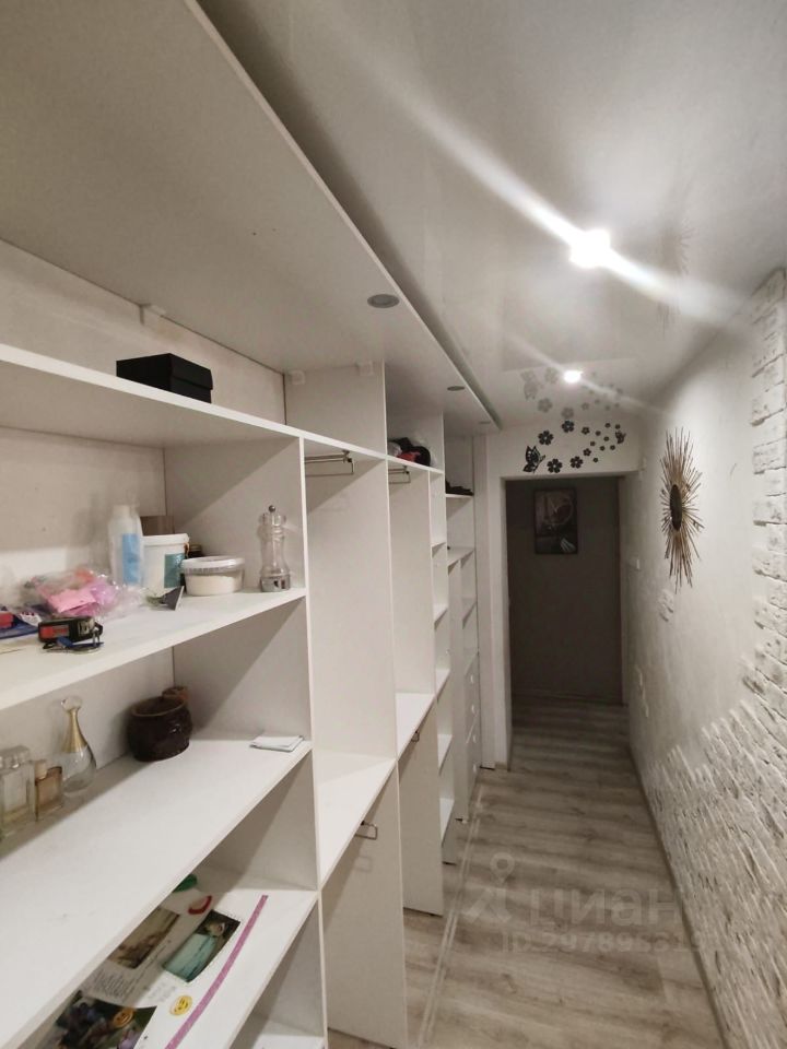 Продаю трехкомнатную квартиру 60.8м? ул. Имени Академика С.Г. Навашина ...