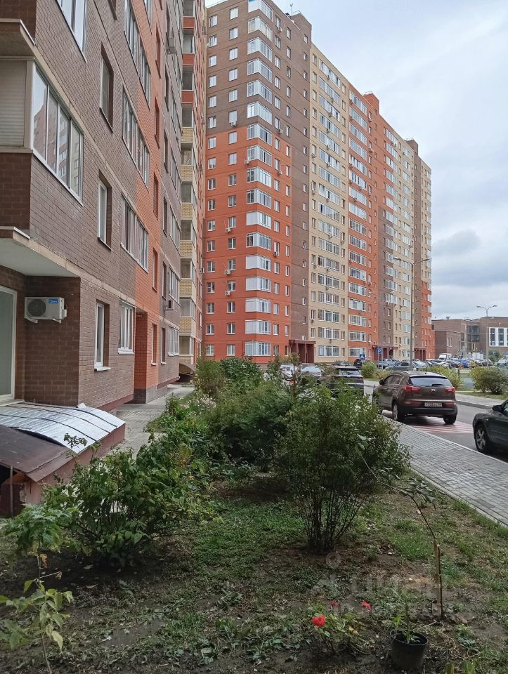 Сколько копеек в 1 рубле. 54 000 в рубли. 54 000 в рубли. 30 тысяч рублей в руках. 10 000 купюра.
