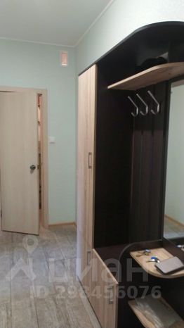 2-комн.кв., 77 м², этаж 4