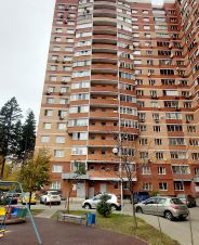 2-комн.кв., 63 м², этаж 1