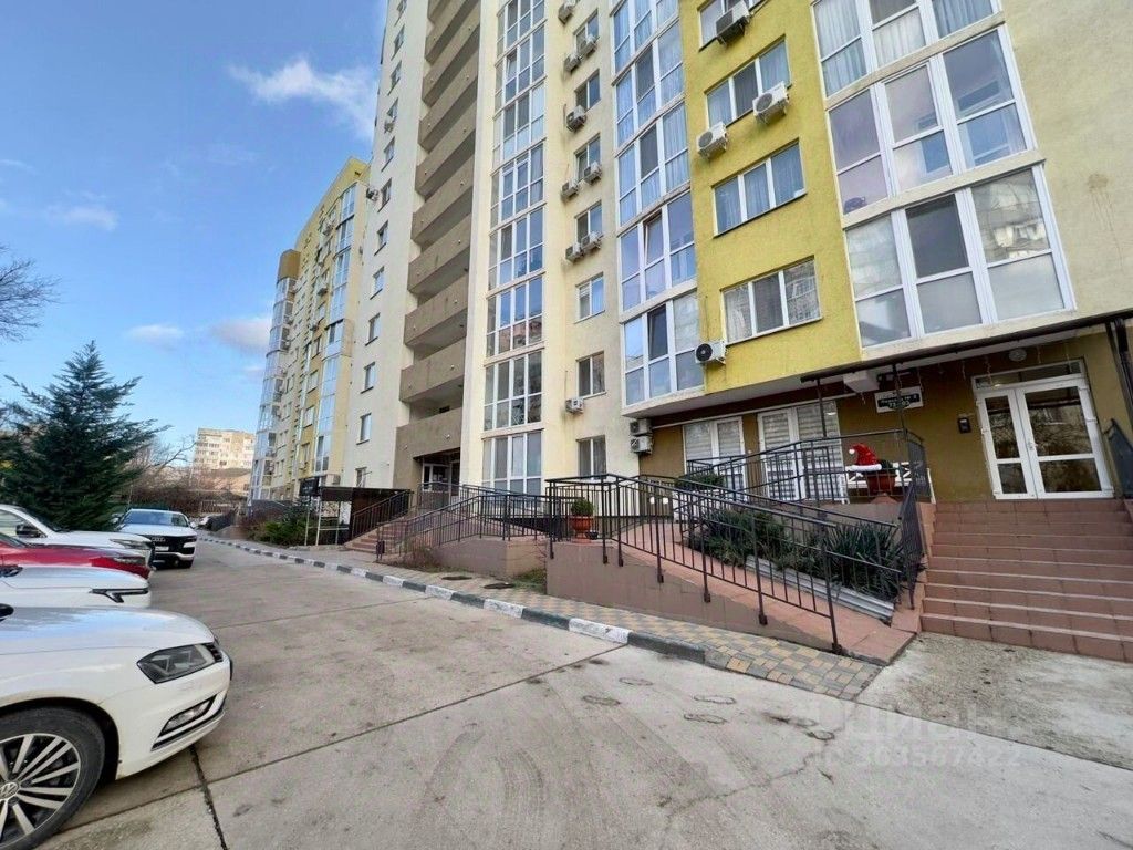 Продаю трехкомнатную квартиру 91,7м² просп. Победы, 36, Симферополь, Крым  респ. - база ЦИАН, объявление 303567422