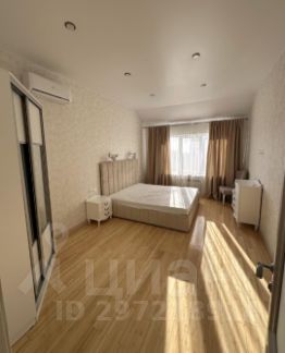 3-комн.кв., 100 м², этаж 4