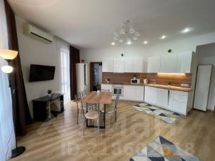 3-комн.кв., 90 м², этаж 3