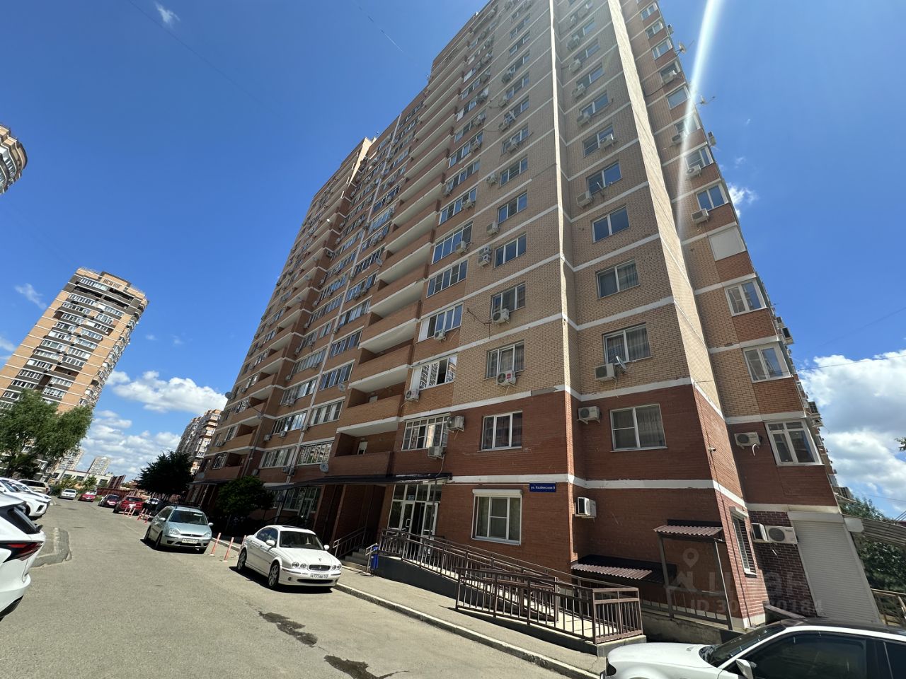 Продажа трехкомнатной квартиры 100,7м² ул. Казбекская, 9, Краснодар,  Краснодарский край, Фестивальный микрорайон, Солнечный микрорайон - база  ЦИАН, объявление 303480184