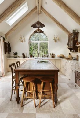 студия, 60 м², этаж 3 студия, 60 м², этаж 3