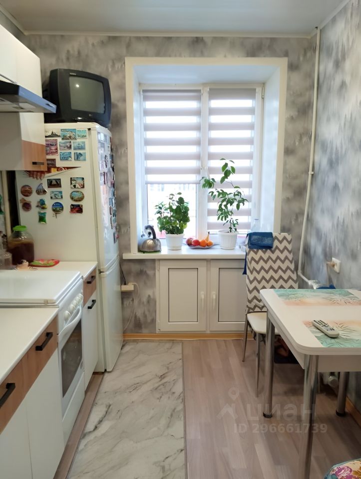 Продажа трехкомнатной квартиры 60м² Тульская ул., 4А, Суворов, Тульская ...