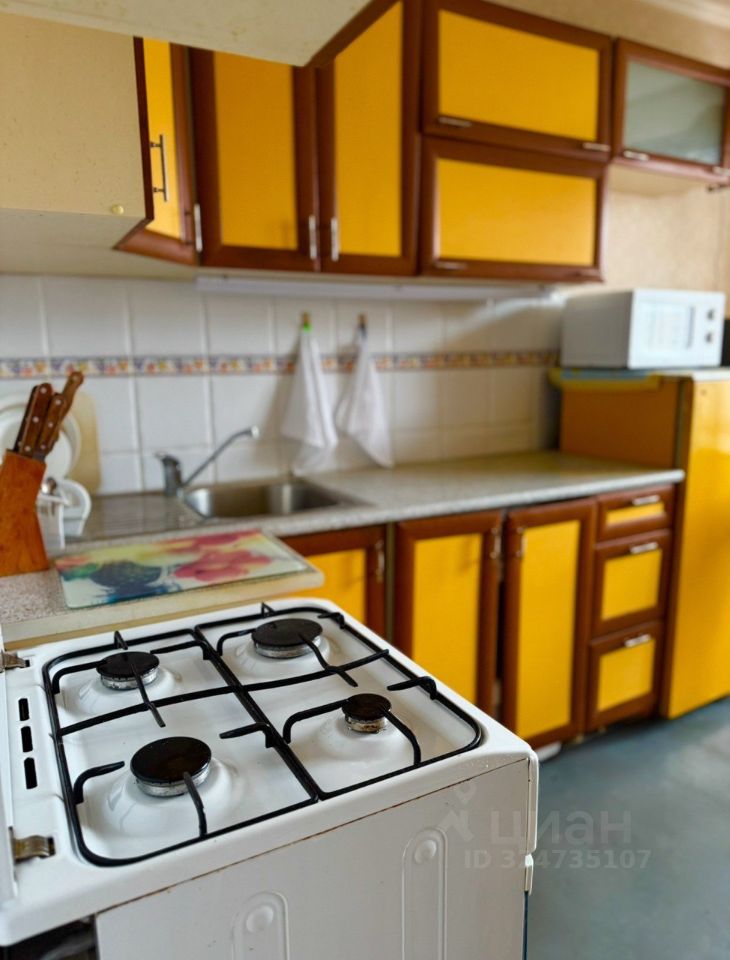 3-к кв. Ростовская область, Таганрог Дачная ул., 75к1 (82.0 м²)