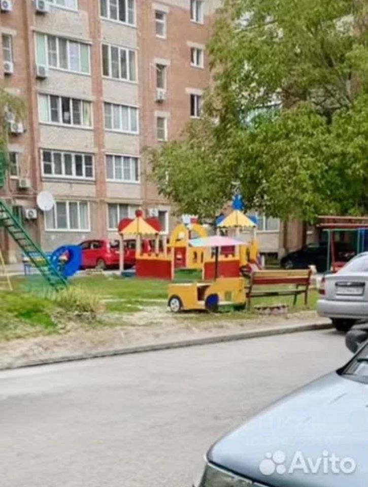 3-к кв. Ростовская область, Таганрог Дачная ул., 75к1 (82.0 м²)