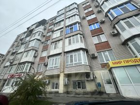 2-комн.кв., 72 м², этаж 4