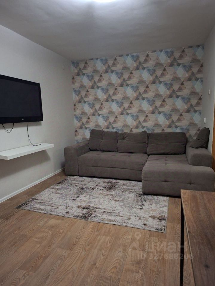 2-к кв. Тюменская область, Тюмень ул. Орджоникидзе, 4 (42.9 м²)