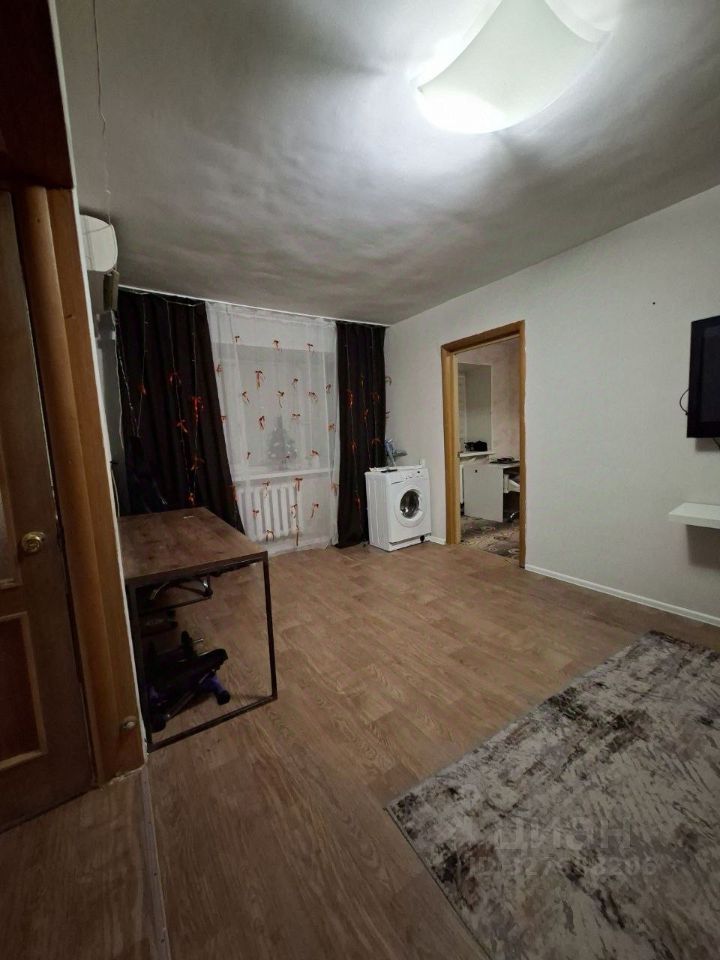 2-к кв. Тюменская область, Тюмень ул. Орджоникидзе, 4 (42.9 м²)