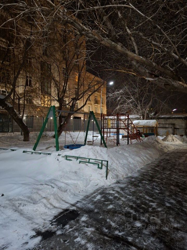 2-к кв. Тюменская область, Тюмень ул. Орджоникидзе, 4 (42.9 м²)