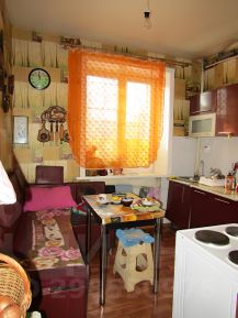 4-комн.кв., 77 м², этаж 1