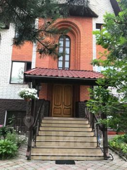 4-комн.кв., 148 м², этаж 2