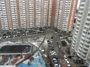 2-комн.кв., 64 м², этаж 13