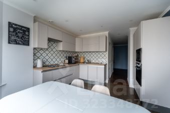 2-комн.кв., 61 м², этаж 16