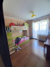 3-комн.кв., 80 м², этаж 1