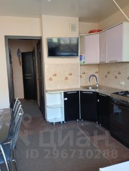 2-комн.кв., 61 м², этаж 4