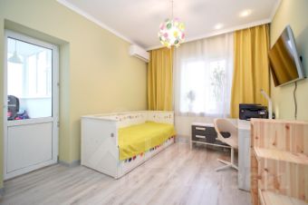 4-комн.кв., 135 м², этаж 4