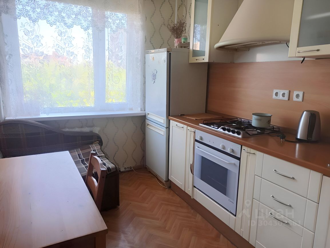 Снять трехкомнатную квартиру 61м² ул. 339-й Стрелковой Дивизии, 17/3,  Ростов-на-Дону, Ростовская область, Западный микрорайон - база ЦИАН,  объявление 304302681