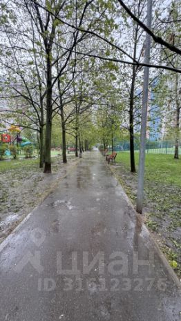 2-комн.кв., 53 м², этаж 1