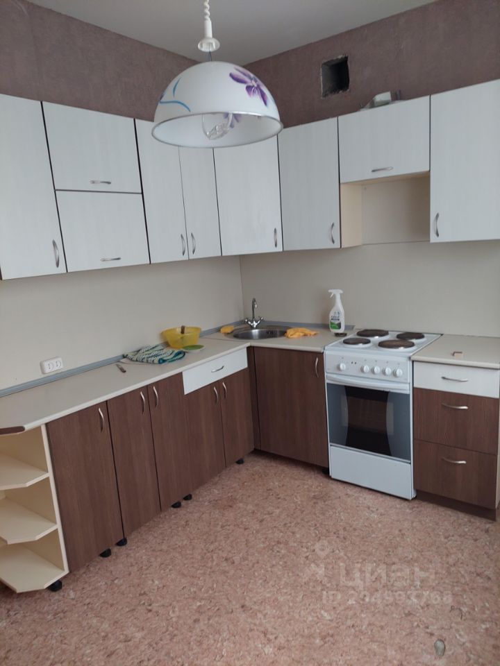 Продажа трехкомнатной квартиры 70.3м² Морквашинская ул., 27А, Жигулевск ...