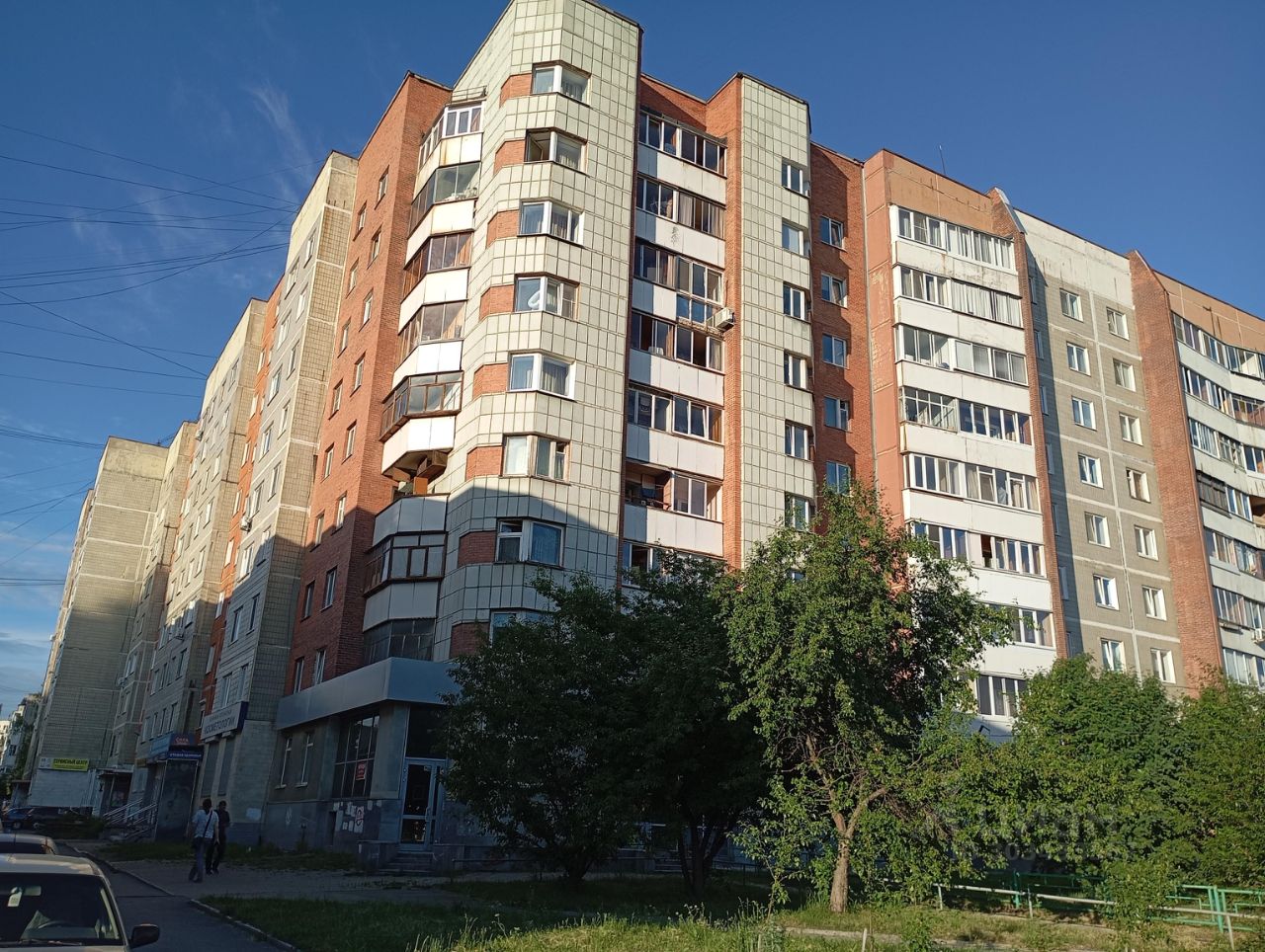 Сдается помещение 68 кв.м на 1 этаже в Екатеринбурге. Современное здание, удобное расположение, зеленая зона рядом.