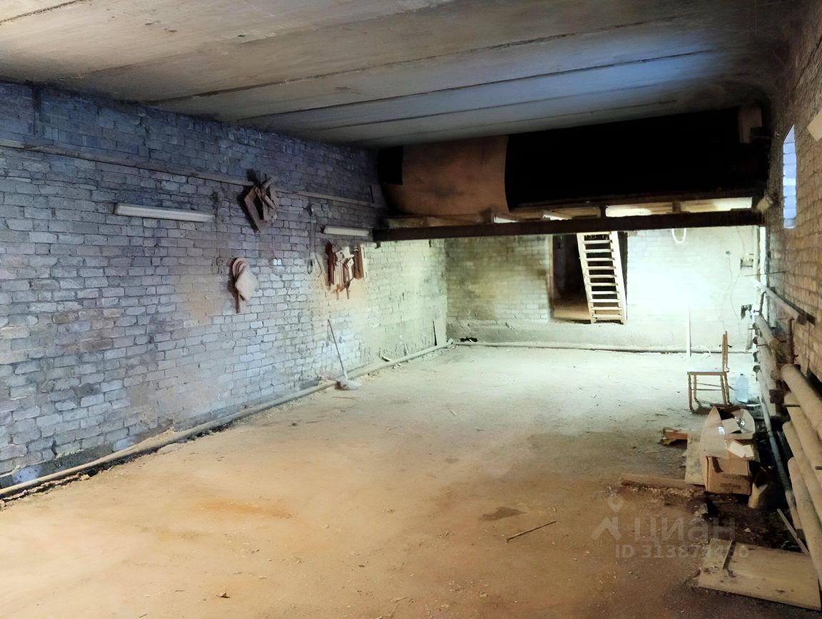 Помещение свободного назначения в Кировская область, Киров Коминтерновский мкр, ул. Мостовая, 32/11 (160 м²)