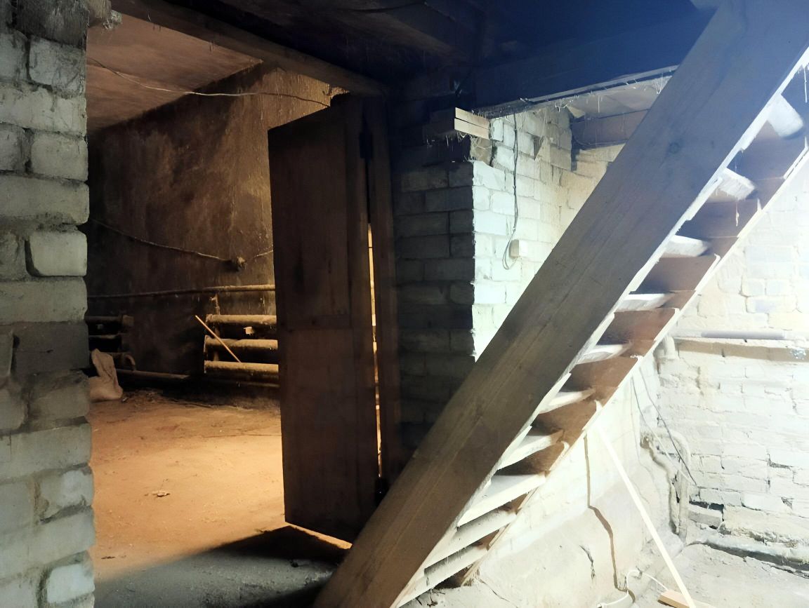 Помещение свободного назначения в Кировская область, Киров Коминтерновский мкр, ул. Мостовая, 32/11 (160 м²)