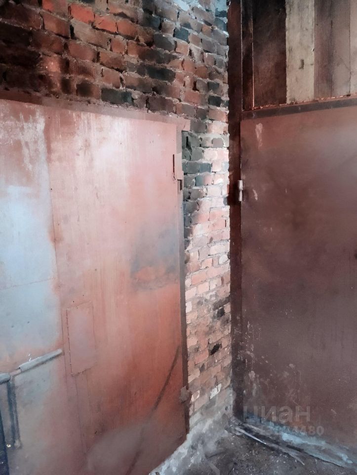 Помещение свободного назначения в Кировская область, Киров Коминтерновский мкр, ул. Мостовая, 32/11 (160 м²)