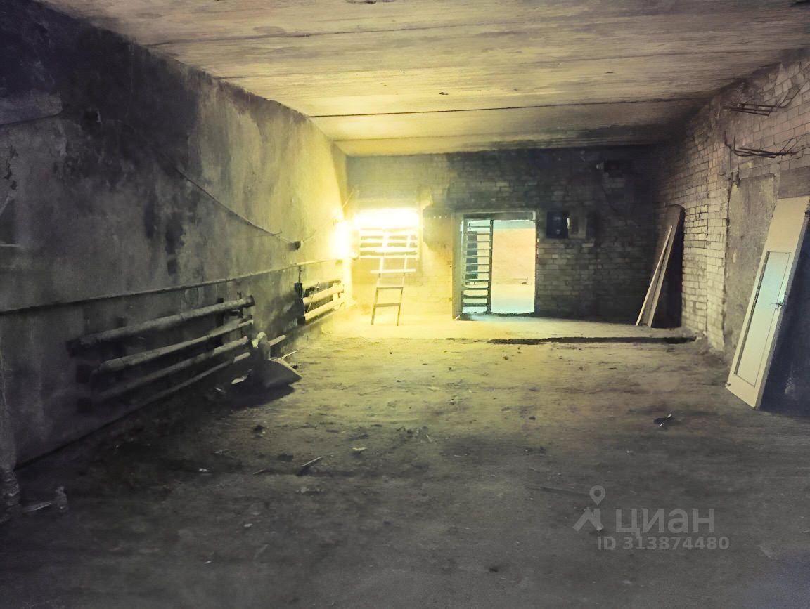 Помещение свободного назначения в Кировская область, Киров Коминтерновский мкр, ул. Мостовая, 32/11 (160 м²)