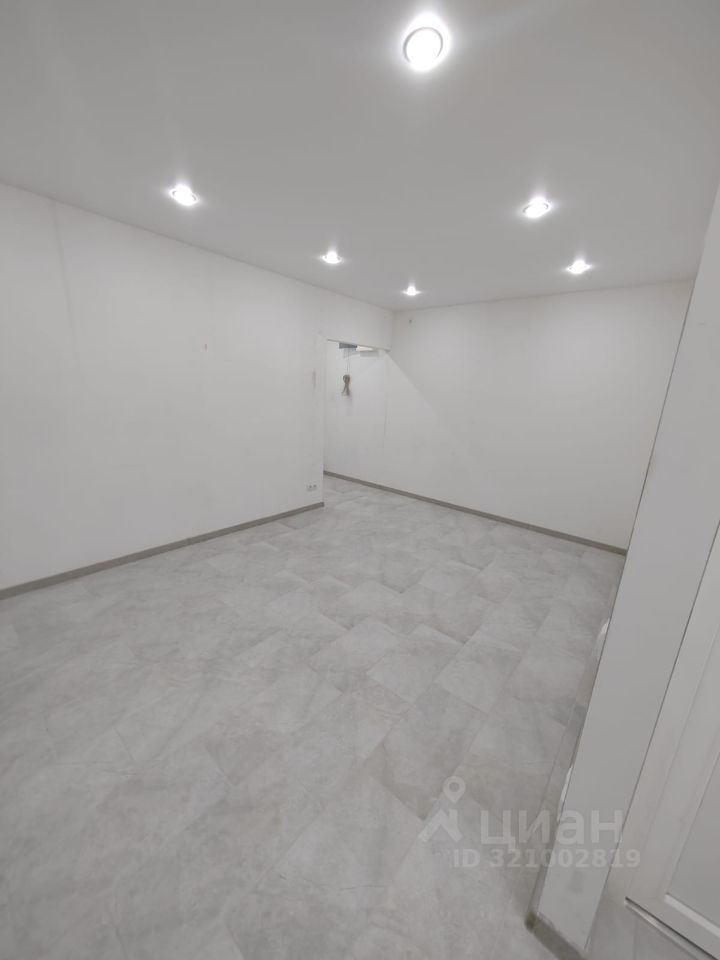 Помещение свободного назначения в Курская область, Курск ул. Майский Бульвар, 24 (50 м²)