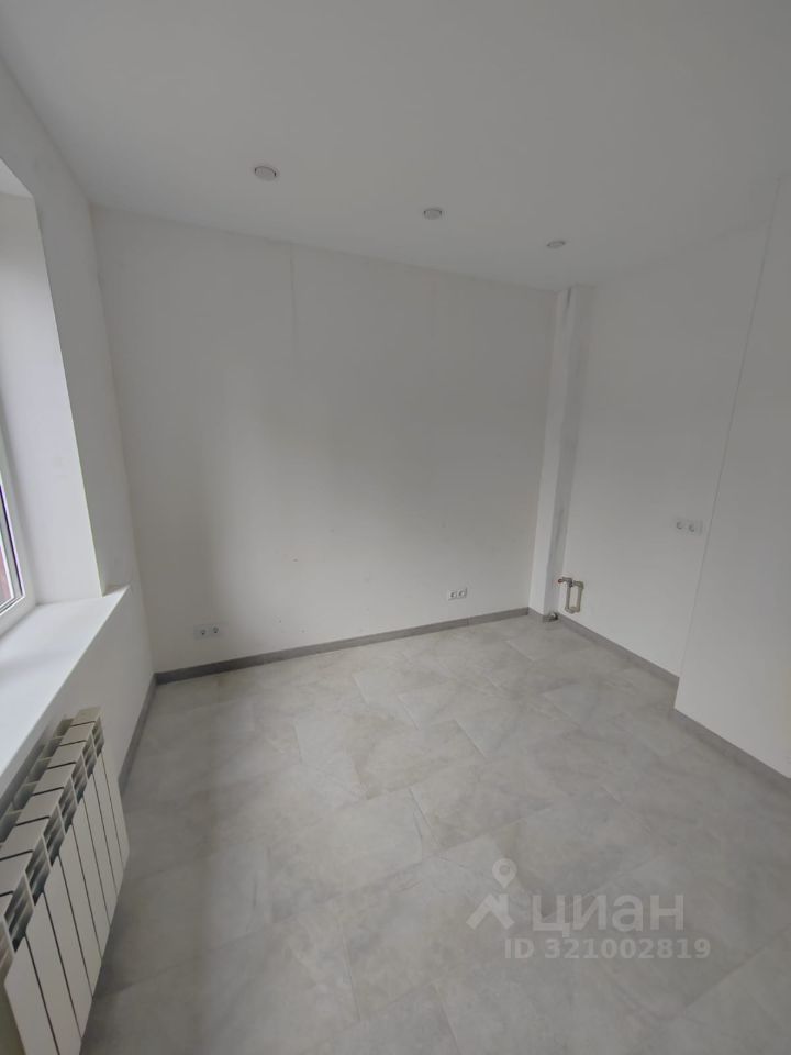 Помещение свободного назначения в Курская область, Курск ул. Майский Бульвар, 24 (50 м²)