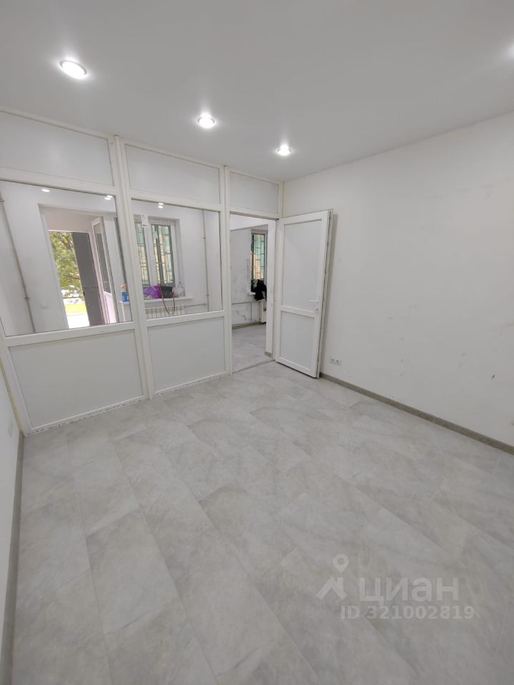 Помещение свободного назначения в Курская область, Курск ул. Майский Бульвар, 24 (50 м²)