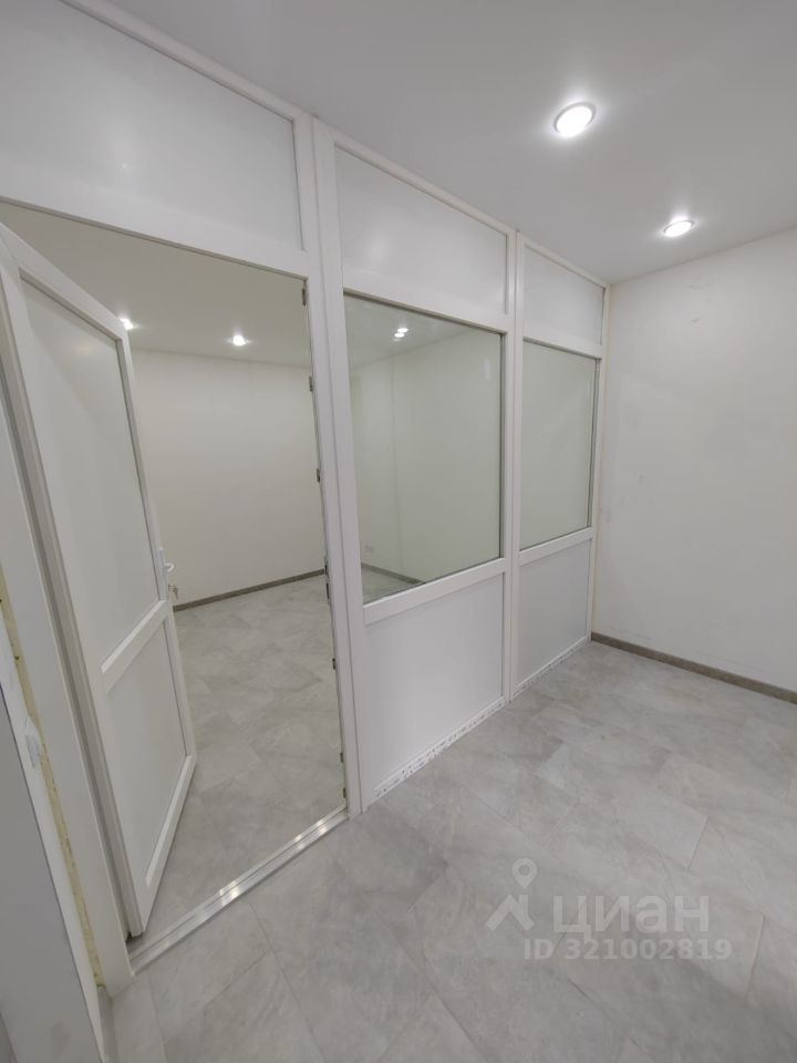 Помещение свободного назначения в Курская область, Курск ул. Майский Бульвар, 24 (50 м²)