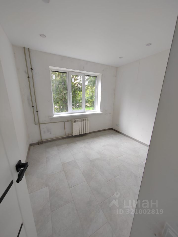 Помещение свободного назначения в Курская область, Курск ул. Майский Бульвар, 24 (50 м²)