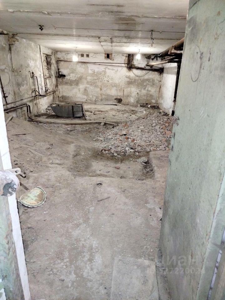 Помещение свободного назначения в Карелия, Петрозаводск Октябрьский просп., 5 (303 м²)