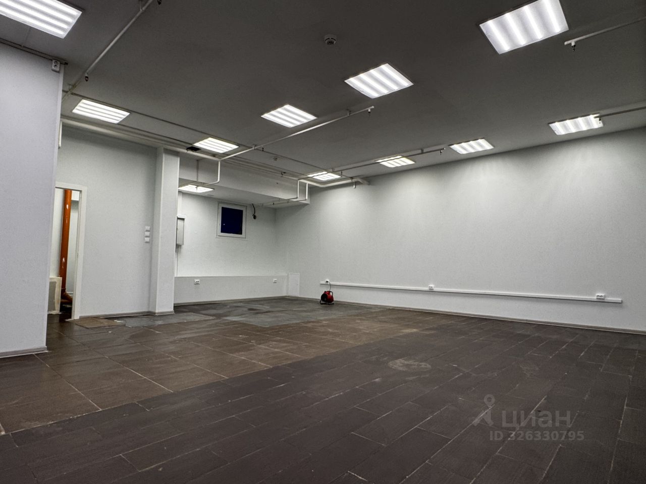 Помещение свободного назначения в Санкт-Петербург ул. Одоевского, 33 (84 м²)