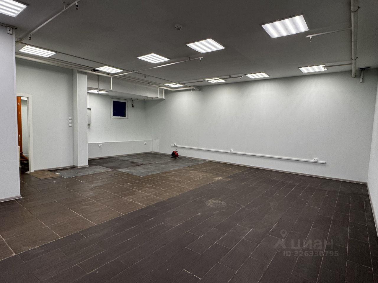 Помещение свободного назначения в Санкт-Петербург ул. Одоевского, 33 (84 м²)