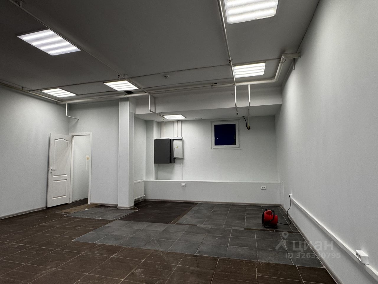 Помещение свободного назначения в Санкт-Петербург ул. Одоевского, 33 (84 м²)