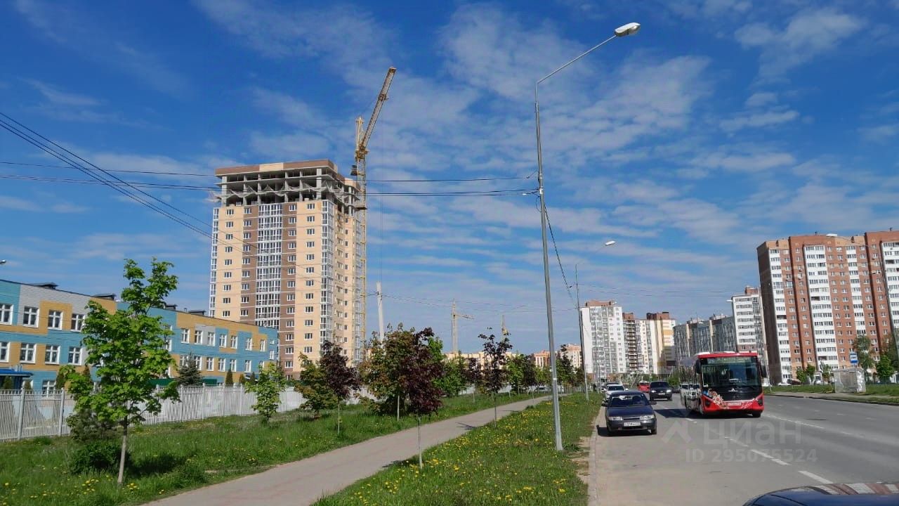 Купить однокомнатную квартиру 43,5м² ул. Серафима Туликова, Калуга,  Калужская область - база ЦИАН, объявление 295075524