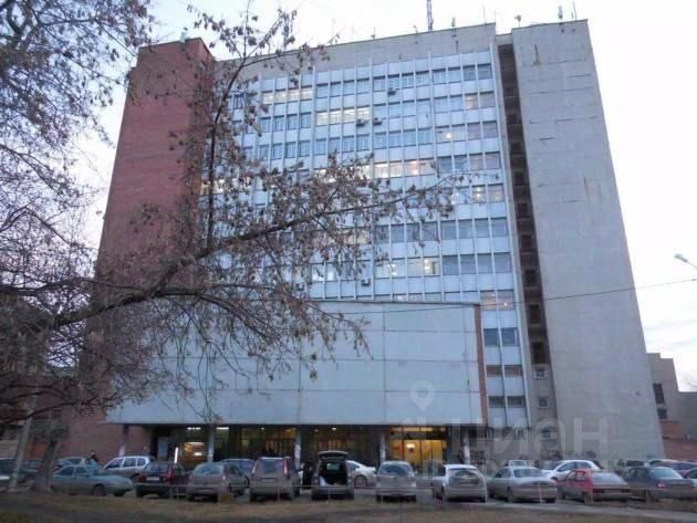 Офис в аренду, 18 кв.м, 5 этаж, Екатеринбург. Современное здание с парковкой. Удобное расположение.